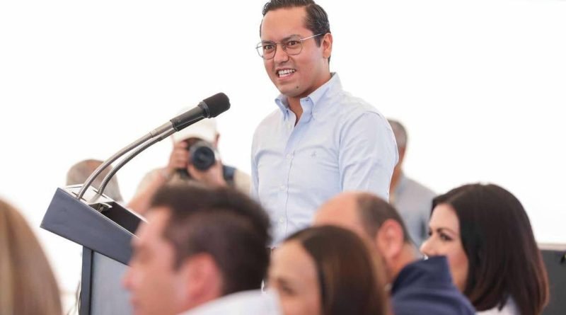 Analiza Josué Guerrero los perfiles para su gabinete