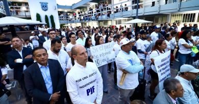 Comunidad estudiantil se une a protesta contra la reforma judicial