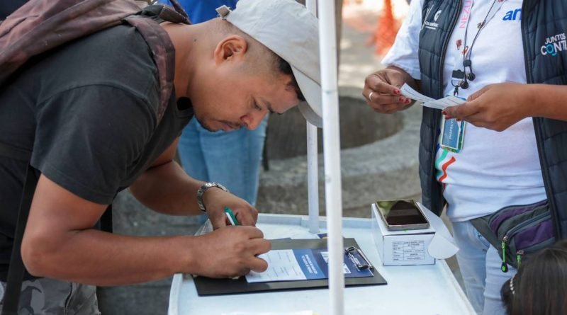 Entregan 15 mil tarjetas Qrobús 