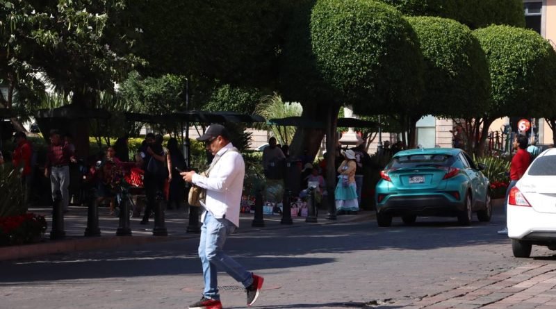 Sufren peatones de hostilidad vial; 60% de la población no utiliza automóvil