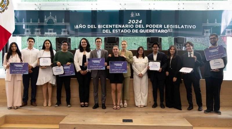 Premian a ganadores de Legislatura de la Juventud