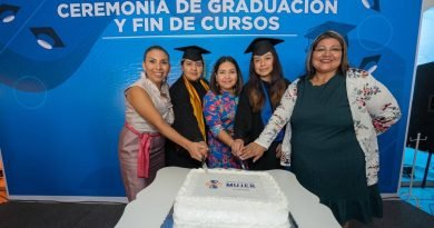 Se graduaron 204 mujeres en El Marqués