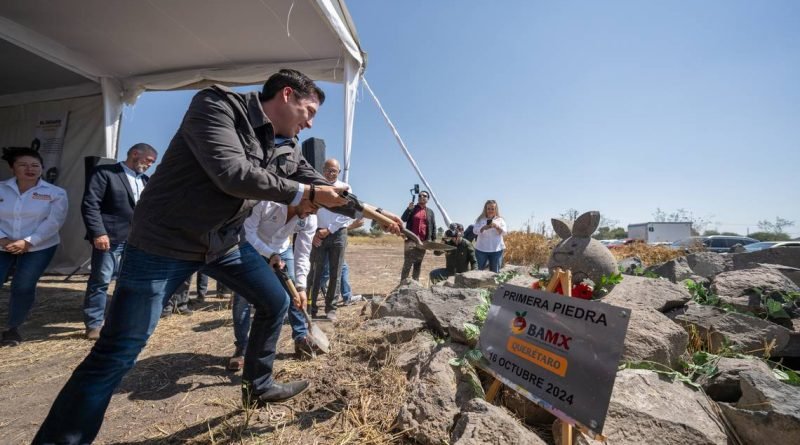 Colocan primera piedra del Banco de Alimentos en El Marqués