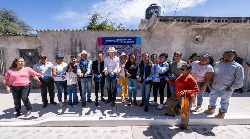 Rodrigo Monsalvo recorre comunidades de El Marqués