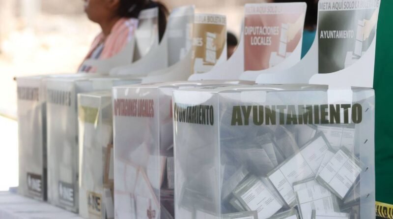 Destruyen 3 mil 136 paquetes  electorales en Querétaro