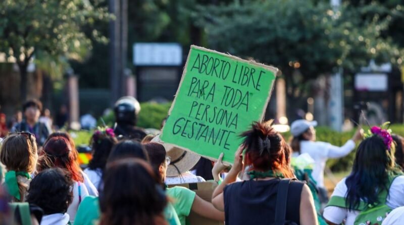 PVEM y MC abiertos a discutir el aborto