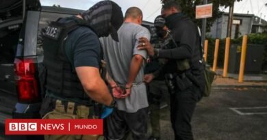 ¿Realmente podría Trump deportar a un millón de migrantes indocumentados tal y como propone? - BBC News Mundo