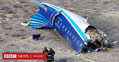 Accidente de avión en Kazajistán: Rusia alerta contra 