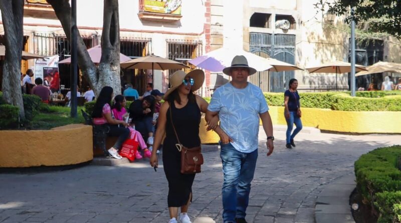 Espera capital queretana 350 mil turistas por temporada navideña