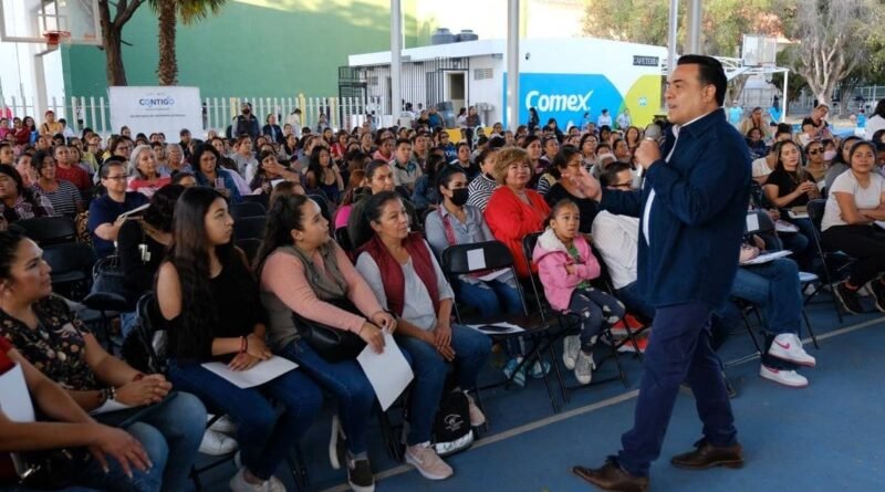 Reciben 300 mujeres Tarjeta Contigo