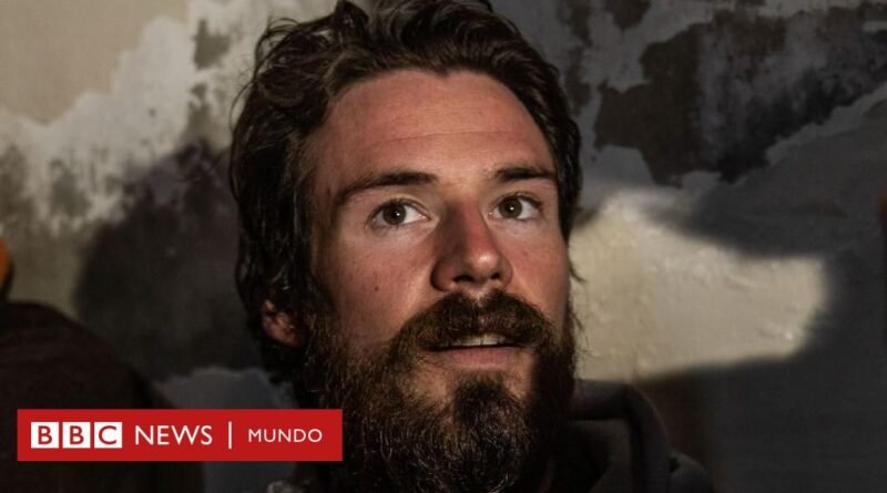 Siria: Travis Timmerman, el peregrino de EE.UU. al que encontraron deambulando por Damasco tras pasar varios meses en una cárcel siria - BBC News Mundo