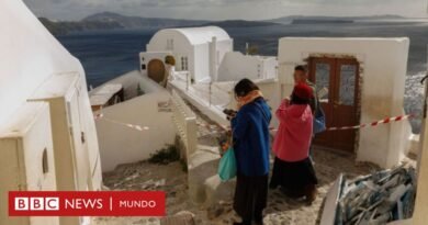 Declaran el estado de emergencia en la isla griega de Santorini después de una serie de sismos que llevó a la evacuación de más de 11.000 personas - BBC News Mundo