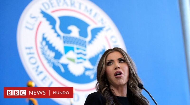 El gobierno de Trump obligará a los indocumentados que viven en EE.UU. a inscribirse en un registro o enfrentarán multas y penas de cárcel - BBC News Mundo