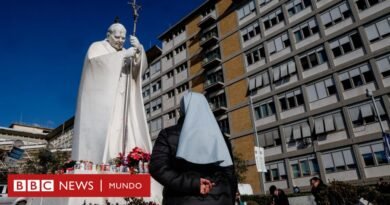 El hospital que salvó la vida de Juan Pablo II: cómo es el sanatorio de Roma donde están tratando al papa Francisco - BBC News Mundo
