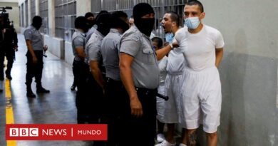 El Tribunal Supremo de EE.UU. paraliza la deportación de un grupo de venezolanos bajo la ley de tiempos de guerra - BBC News Mundo