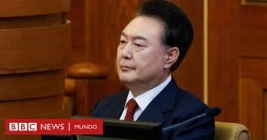 La Corte Constitucional de Corea del Sur destituye al presidente Yoon Suk Yeol por su fallido intento de imponer  la ley marcial y abre las puertas que su enjuiciamiento - BBC News Mundo