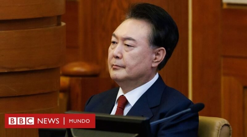 La Corte Constitucional de Corea del Sur destituye al presidente Yoon Suk Yeol por su fallido intento de imponer  la ley marcial y abre las puertas que su enjuiciamiento - BBC News Mundo