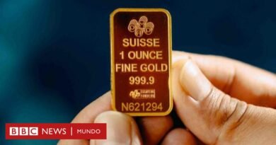 Qué dice sobre la economía mundial que el precio del oro haya marcado un récord histórico  - BBC News Mundo