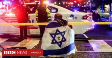 Asesinan a tiros a dos empleados de la embajada de Israel cerca del Museo Judío en Washington - BBC News Mundo