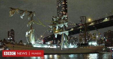 El choque de un buque escuela mexicano con el puente de Brooklyn en Nueva York deja al menos 2 muertos - BBC News Mundo