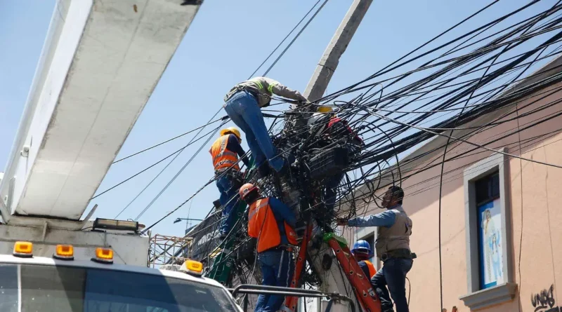 Va 1.7 toneladas de cable en desuso retirado en la capital queretana - Diario de Querétaro | Noticias Locales, Policiacas, de México, Querétaro y el Mundo