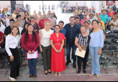 Avanza Pedro Escobedo en apoyo a la economía familiar con entrega de calentadores y láminas subsidiadas