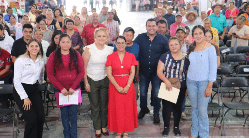 Avanza Pedro Escobedo en apoyo a la economía familiar con entrega de calentadores y láminas subsidiadas