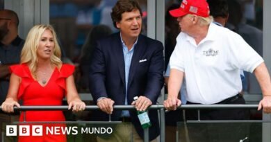 Aislacionistas vs. intervencionistas: el dilema de Trump sobre Irán que expone las divisiones en el círculo cercano del presidente - BBC News Mundo