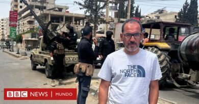 Armas apuntando a la cabeza, desnudados y con los ojos vendados: el equipo de la BBC detenido por fuerzas de Israel en el sur de Siria - BBC News Mundo