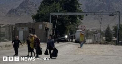 La idea de un cambio de régimen en Irán resuena entre los iraníes que abandonan su país a través de la frontera con Armenia - BBC News Mundo