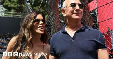 Las protestas en Venecia que forzaron al multimillonario Jeff Bezos a cambiar el lugar de su fastuosa boda - BBC News Mundo