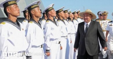 Qué revela sobre el régimen de Corea del Norte el estrepitoso fracaso en la botadura de un buque (y su exitoso reflotamiento) - BBC News Mundo