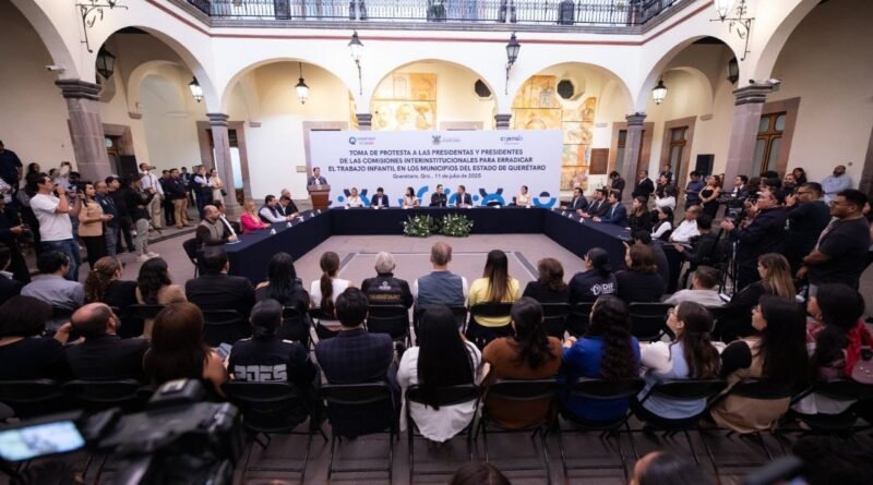 Asiste Roberto Cabrera a toma de protesta de integrantes de las Comisiones para Erradicar el Trabajo Infantil