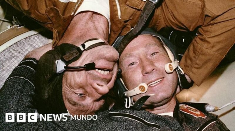 El apretón de manos en órbita que hizo posible la creación de la Estación Espacial Internacional y la cooperación entre EE.UU. y la Unión Soviética - BBC News Mundo