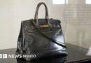 La curiosa historia de la primera Birkin de Hermès, el bolso que rompió el récord al venderse por más de US$10 millones - BBC News Mundo
