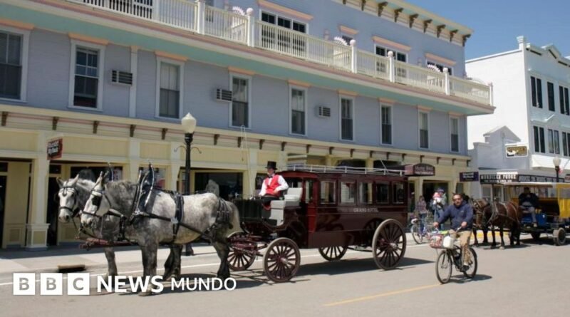 Mackinac, la isla estadounidense donde los autos están prohibidos desde hace más de un siglo y 