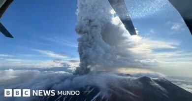 Las imágenes del volcán que entró erupción en Rusia después de 500 años tras una réplica del potente terremoto de la semana pasada - BBC News Mundo