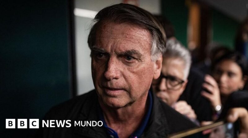 Ordenan prisión domiciliaria para Bolsonaro en Brasil en medio de la disputa con EE.UU. - BBC News Mundo