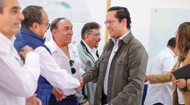 Chepe Guerrero se reúne con la Asociación de Colonos de Residencial Tejeda