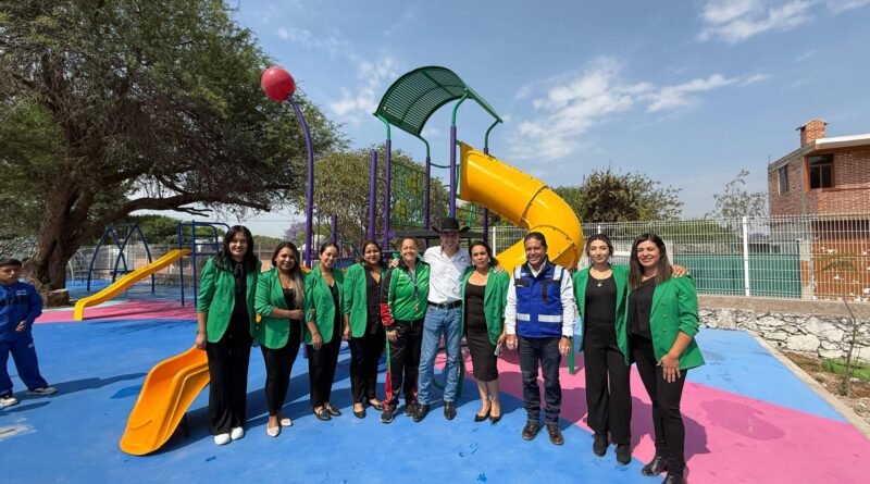 Entrega Rodrigo Monsalvo obras educativas en beneficio de estudiantes de Palo Alto en El Marqués