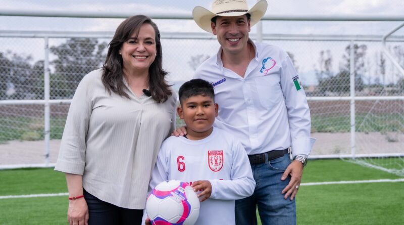 Rodrigo Monsalvo entrega la primera etapa de la Unidad Deportiva de la UAQ en Amazcala