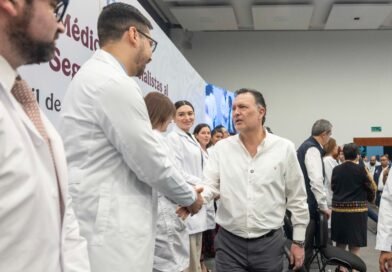 La salud se construye en equipo: autoridades del Estado dan la bienvenida a 205 médicos del IMSS 