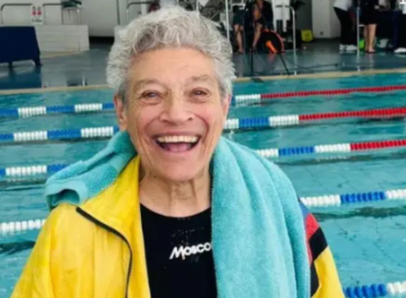A los 95 años, Jane Asher rompe récords y desafía los límites en la natación