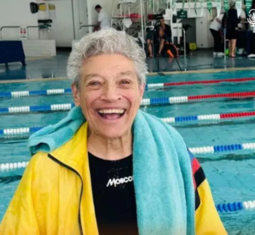 A los 95 años, Jane Asher rompe récords y desafía los límites en la natación