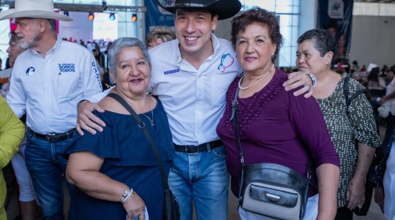 Encabeza Rodrigo Monsalvo encuentro de convivencia para mujeres marquesinas