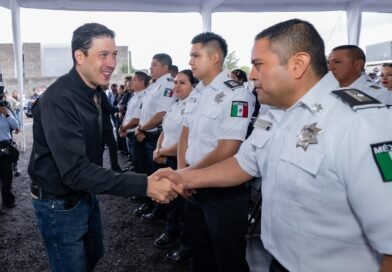 Fortalece Rodrigo Monsalvo la seguridad en El Marqués con nuevas patrullas y gimnasio policial