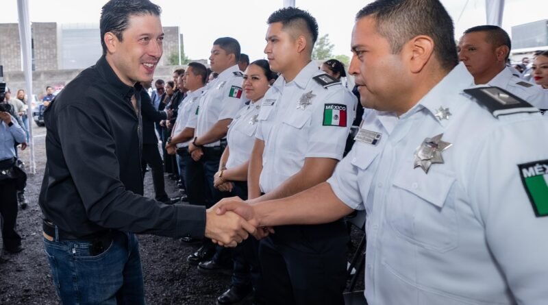 Fortalece Rodrigo Monsalvo la seguridad en El Marqués con nuevas patrullas y gimnasio policial
