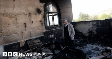 Colonos israelíes incendian mezquitas, vehículos y tierras de cultivo durante una serie de ataques en Cisjordania, denuncian autoridades palestinas - BBC News Mundo