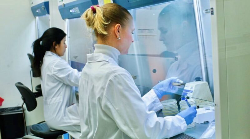 Del laboratorio al maquillaje: así llega la biotecnología a tu vida cotidiana