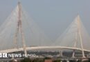 El nuevo puente que conecta a Canadá con EE.UU. y se convirtió en un símbolo de las divisiones entre ambos países - BBC News Mundo